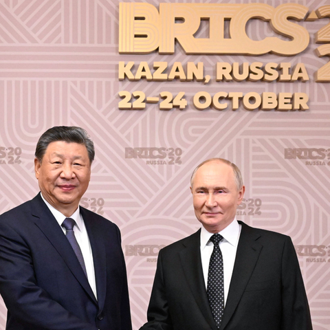 Der russische Präsident Wladimir Putin mit dem chinesischen Präsidenten Xi Jinping beim Treffen der BRICS-Staaten im russischen Kasan. 