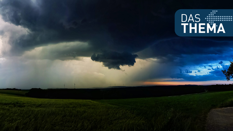 Aufziehendes Gewitter mit imposanter Wolkenformation